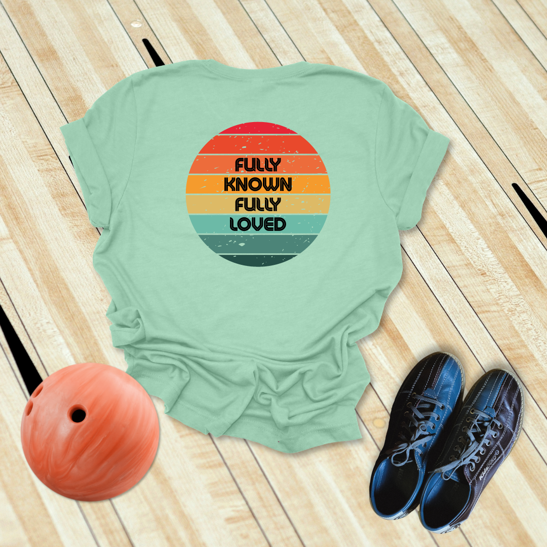 Fully Known, Fully Loved Retro Rainbow T-Shirt Black | 1 Corinthians 13:12 + Jeremiah 31:3